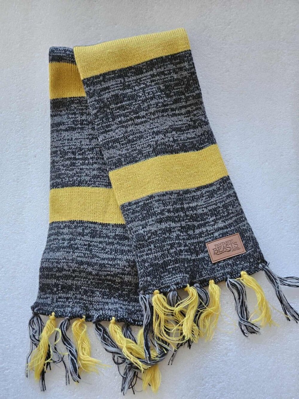 Fantastic Beasts Newt Scamander Hufflepuff Yellow Grey Knit Scarf